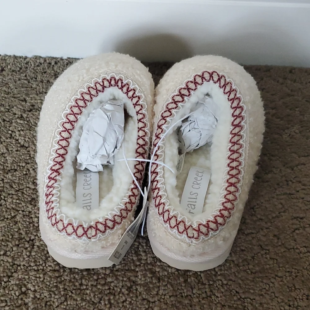 Girls Falls Creek Cream Fuzzy Sherpa Clog Slippers Size 10/11 12/13 1/2  NWT